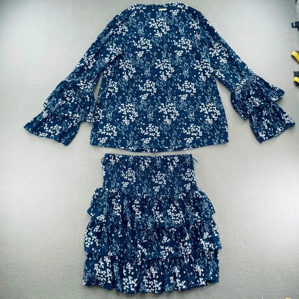 Michael Kors Women 2 Piece Floral Seersucker XS Tiered Bell Sleeve Ruffle Navy